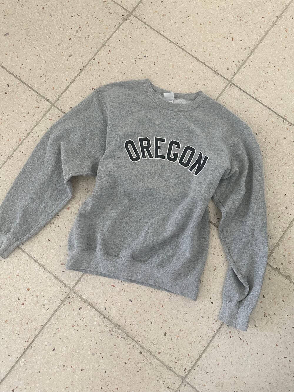 Unisex Vintage 90s Gray unisex style Oregon pullover sweatshirt. Crewneck.